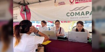 Invita COMAPA a vecinos de la INFONAVIT a aprovechar descuentos y trámites