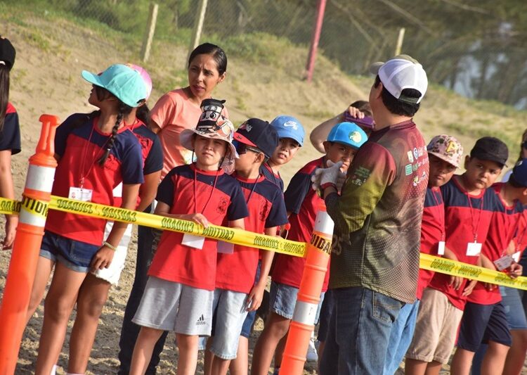 Liberan crías de tortuga lora niñas y niños de Güémez