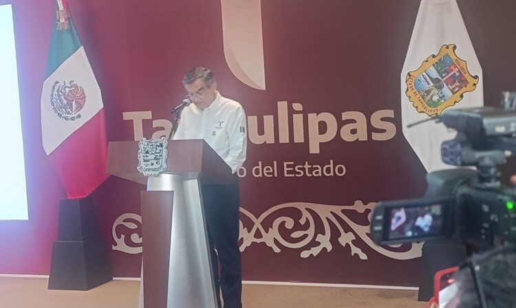 Muestra el gobernador de Tamaulipas su visa estadounidense