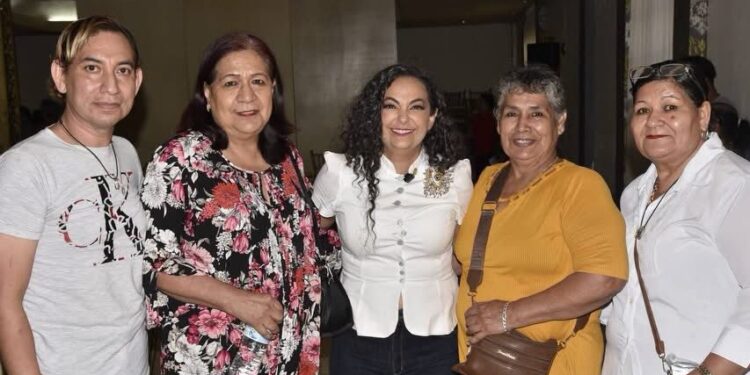 Olga Sosa realiza intensa gira informativa en Valle Hermoso