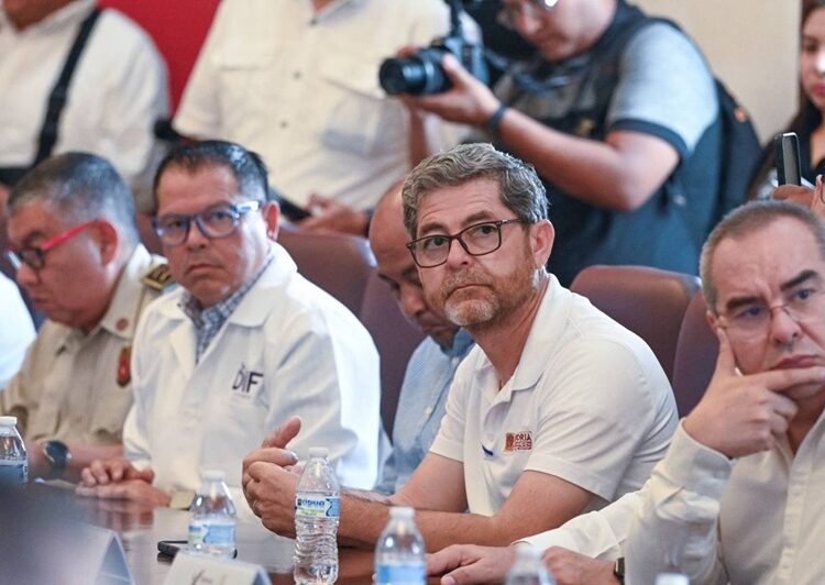 Preside Lalo Gattás Consejo de PC para reforzar estrategias por intensas lluvias