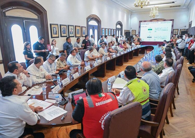Preside Lalo Gattás Consejo de PC para reforzar estrategias por intensas lluvias