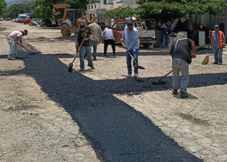 Reactivan bacheo en Victoria para reparar calles dañadas por lluvias