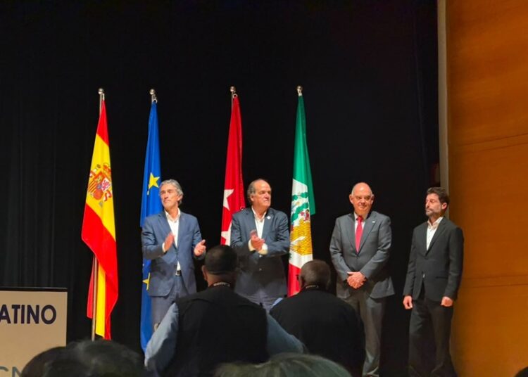 Recibe gobierno de Victoria premio ‘Escoba de Oro 2026’ en España