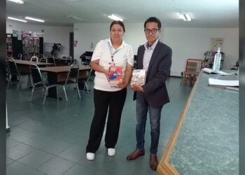 Reciben bibliotecas de NLD libros del ‘Fondo de Cultura Económica’