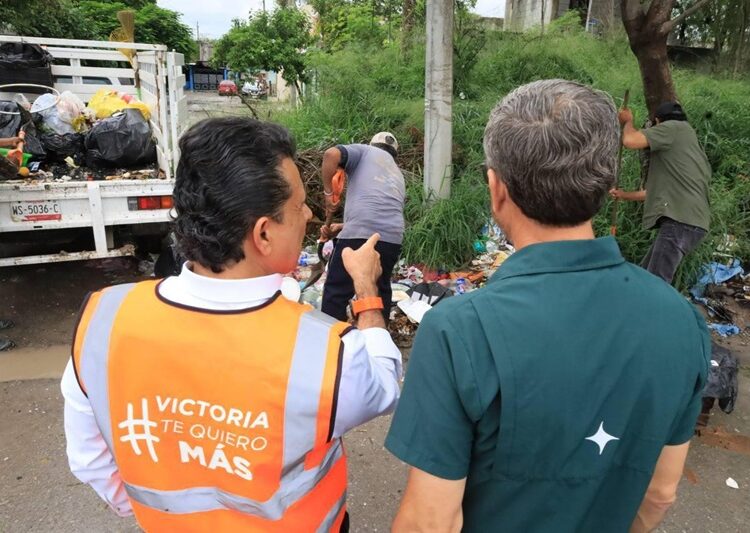 Recorre y supervisa Lalo Gattás operativo de limpieza en puntos de recolección de basura