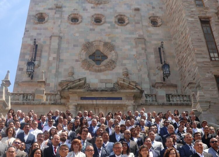 Rector de la UAT fortalece lazos en sesión nacional de la ANUIES