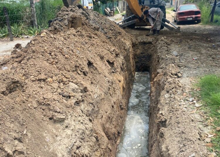 Renueva COMAPA Altamira drenaje sanitario en la López Mateos