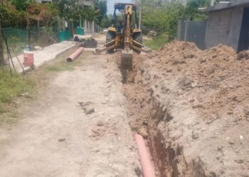 Renueva COMAPA Altamira drenaje sanitario en la López Mateos
