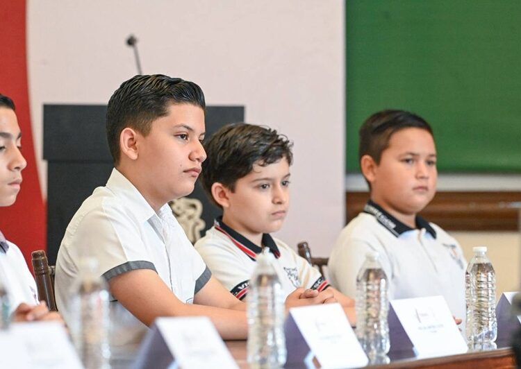 Viven niños victorenses ‘Un Día en el Cabildo’