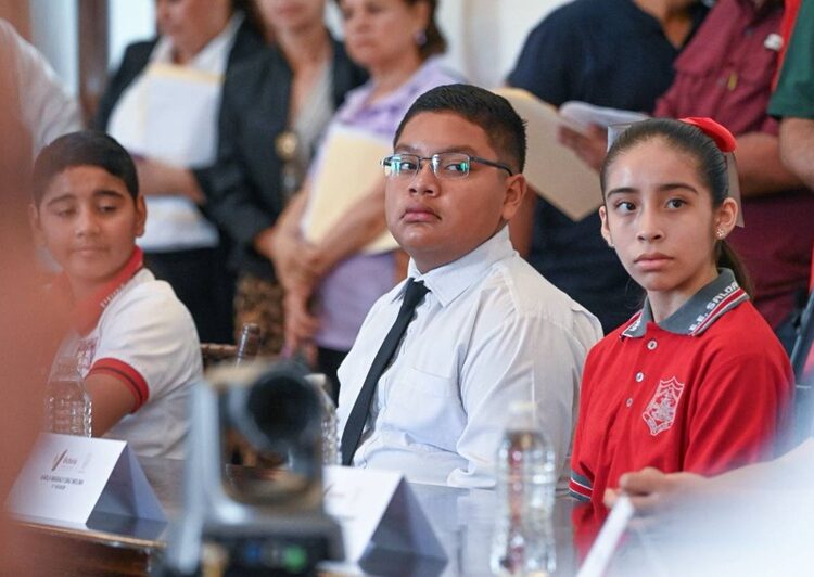 Viven niños victorenses ‘Un Día en el Cabildo’