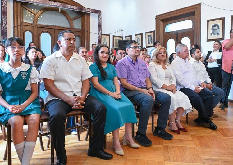 Viven niños victorenses ‘Un Día en el Cabildo’