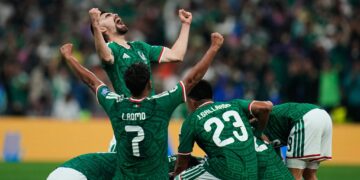 México elimina a Ecuador y avanza a Octavos de Final