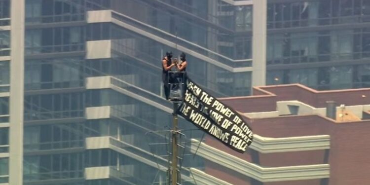 Dos personas fueron detenidas por escalar hasta la cima del ‘Empire State Building’
